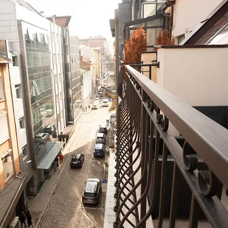 Spacious Stylish 2bdr